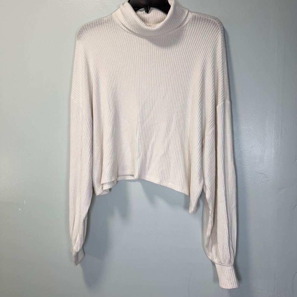 Hollister Womens Ribbed Turtleneck Sweater Ivory White Cropped Oversized Medium